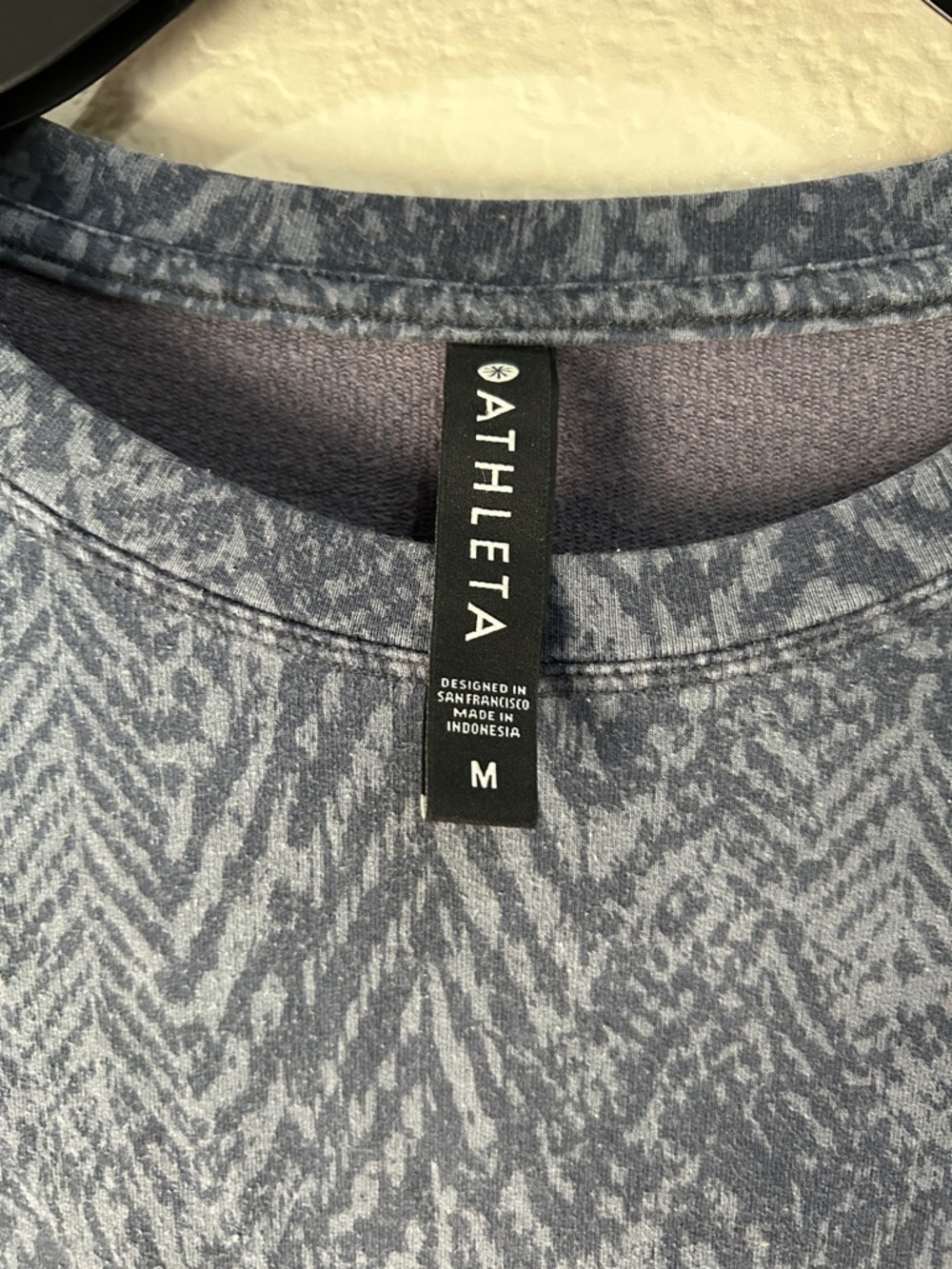 Athleta Heathered Slate Blue Patterned Crewneck Sz M Workout Athletic TC0230 - Picture 3 of 7